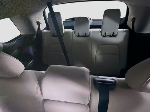Used 2023 Nissan Pathfinder SL w/ Lighting Package (N92) FWD image 28