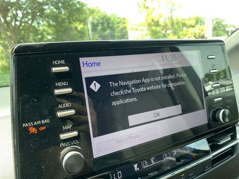 Certified 2022 Toyota Sienna XLE FWD image 23