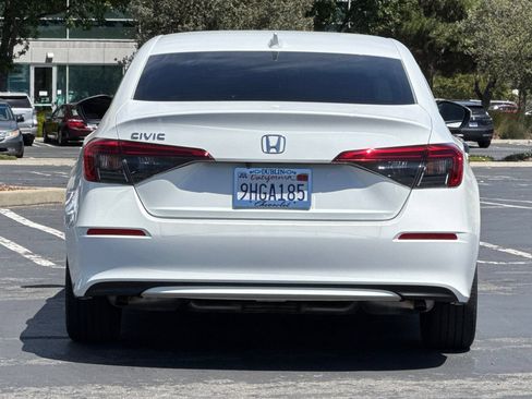 Used 2023 Honda Civic EX image 5