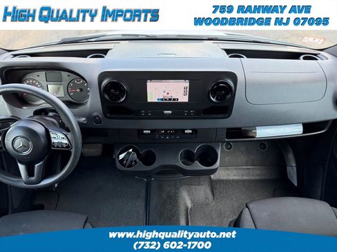 Used 2020 Mercedes-Benz Sprinter 1500 image 25