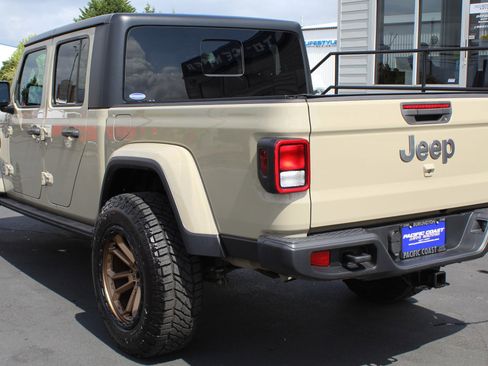 Used 2022 Jeep Gladiator Overland w/ Popular Equipment Package AWD/4WD image 4