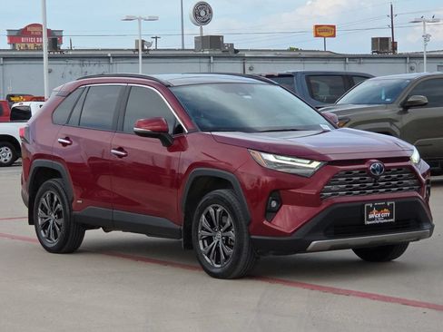 Used 2023 Toyota RAV4 Limited AWD/4WD image 8