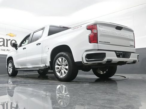 Used 2020 Chevrolet Silverado 1500 Custom w/ Custom Value Package AWD/4WD image 5