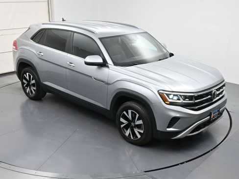 Used 2022 Volkswagen Atlas Cross Sport SE AWD/4WD image 35