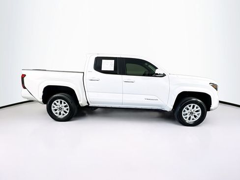 Used 2025 Toyota Tacoma SR5 image 11