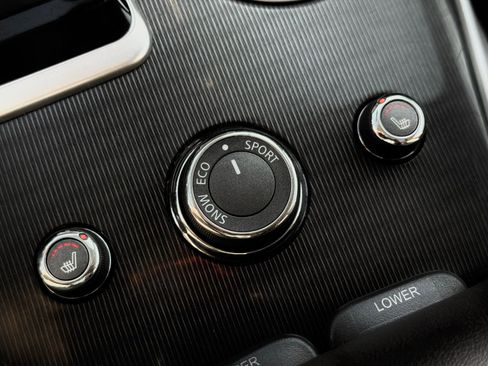 Used 2019 INFINITI QX60 Luxe w/ Essential Package image 37