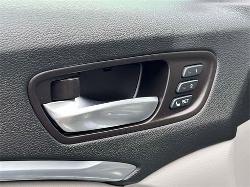 Used 2020 Acura MDX SH-AWD image 19