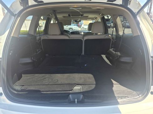 Used 2019 Honda Pilot Touring image 8