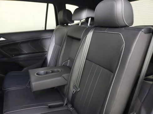 Used 2022 Volkswagen Tiguan SE R-Line FWD image 13