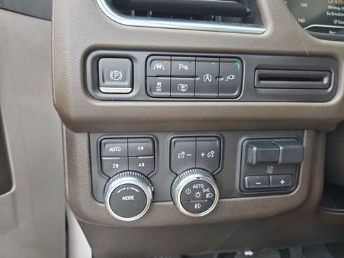Used 2022 GMC Yukon SLT w/ SLT Luxury Package AWD/4WD image 29