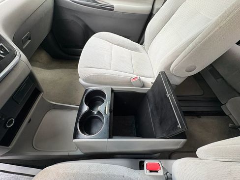 Used 2015 Toyota Sienna LE FWD image 45