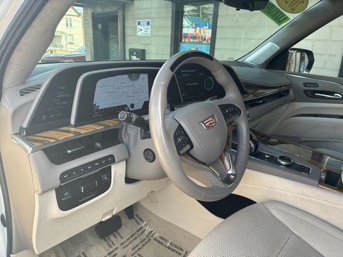 Used 2022 Cadillac Escalade Premium Luxury Platinum AWD/4WD image 13