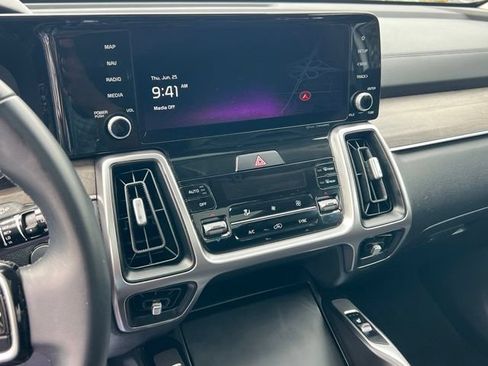 Certified 2023 Kia Sorento X-Line EX AWD/4WD image 18