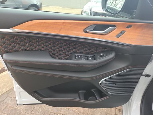 New 2025 Jeep Grand Cherokee L Summit image 9