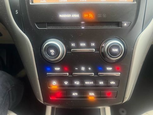 Used 2017 Lincoln MKC Premiere image 21