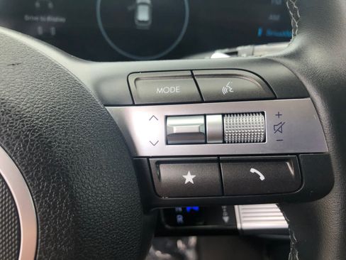 Certified 2024 Hyundai Kona SEL w/ Convenience Package AWD/4WD image 8