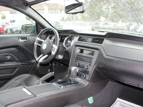 Used 2010 Ford Mustang GT RWD image 10