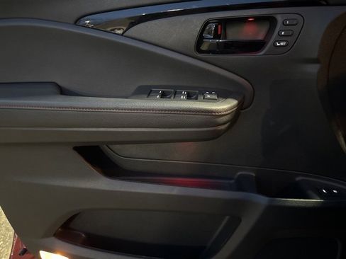 Used 2024 Honda Passport Black Edition image 21