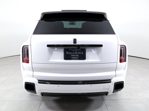 Used 2025 Rolls-Royce Cullinan Black Badge AWD/4WD image 9