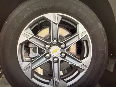 Used 2025 Chevrolet Blazer LT FWD image 16