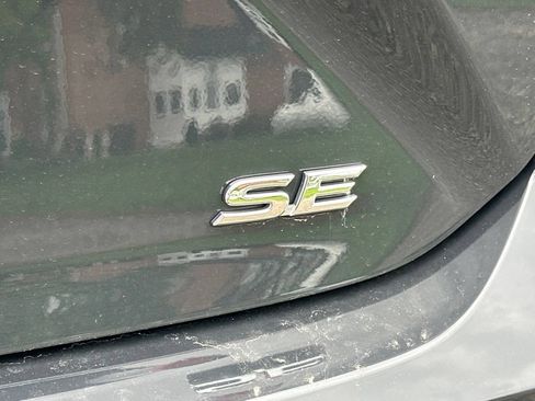 Used 2025 Toyota Camry SE FWD image 4