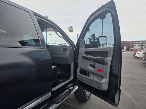 Used 2007 Dodge Ram 3500 Truck SLT w/ Navigation Convenience Group image 16
