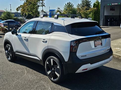 New 2026 Nissan Kicks SR image 4