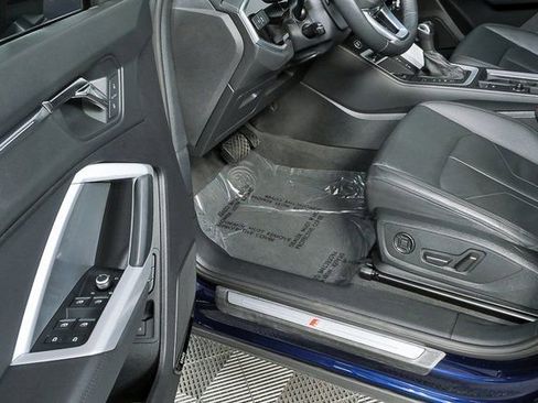 Used 2023 Audi Q3 2.0T Premium Plus w/ Premium Plus Package image 8