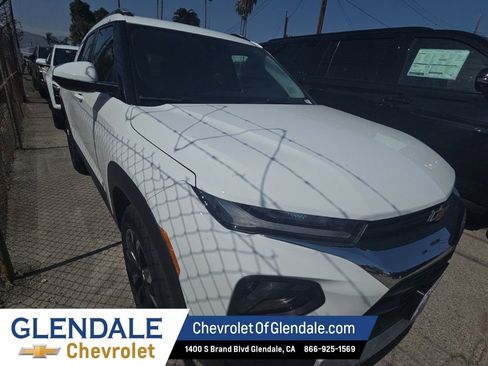 Certified 2023 Chevrolet TrailBlazer LT w/ Convenience Package FWD image 8