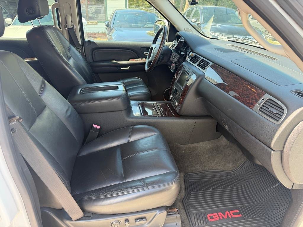 Used 2007 GMC Yukon Denali AWD/4WD image 10