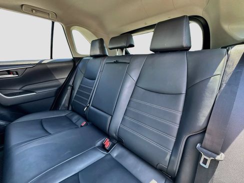 Used 2019 Toyota RAV4 XLE Premium w/ Cold Weather Package AWD/4WD image 25