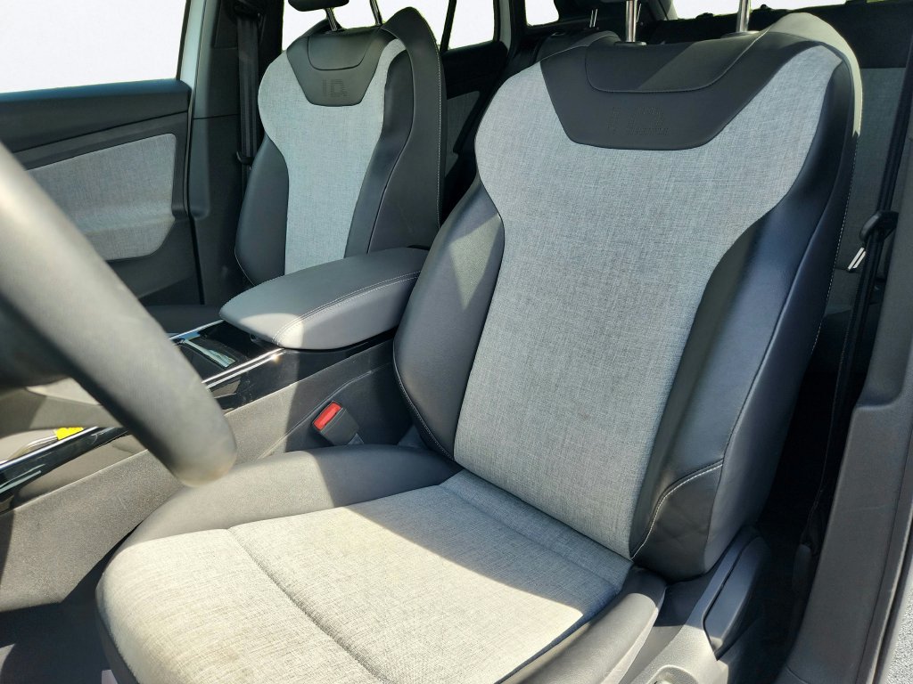 Certified 2023 Volkswagen ID.4 Pro AWD/4WD image 10