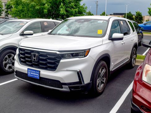 Used 2023 Honda Pilot EX-L image 13