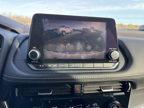 Certified 2023 Nissan Rogue SV image 13