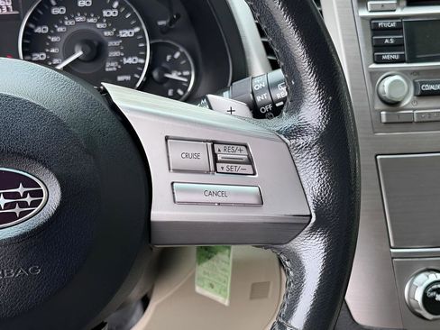 Used 2011 Subaru Outback 2.5i Premium image 37