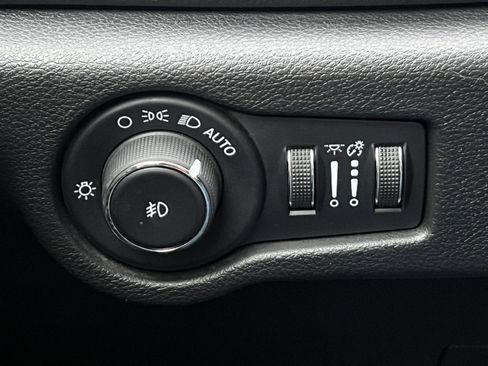 Used 2020 Chrysler Pacifica Touring-L Plus image 20