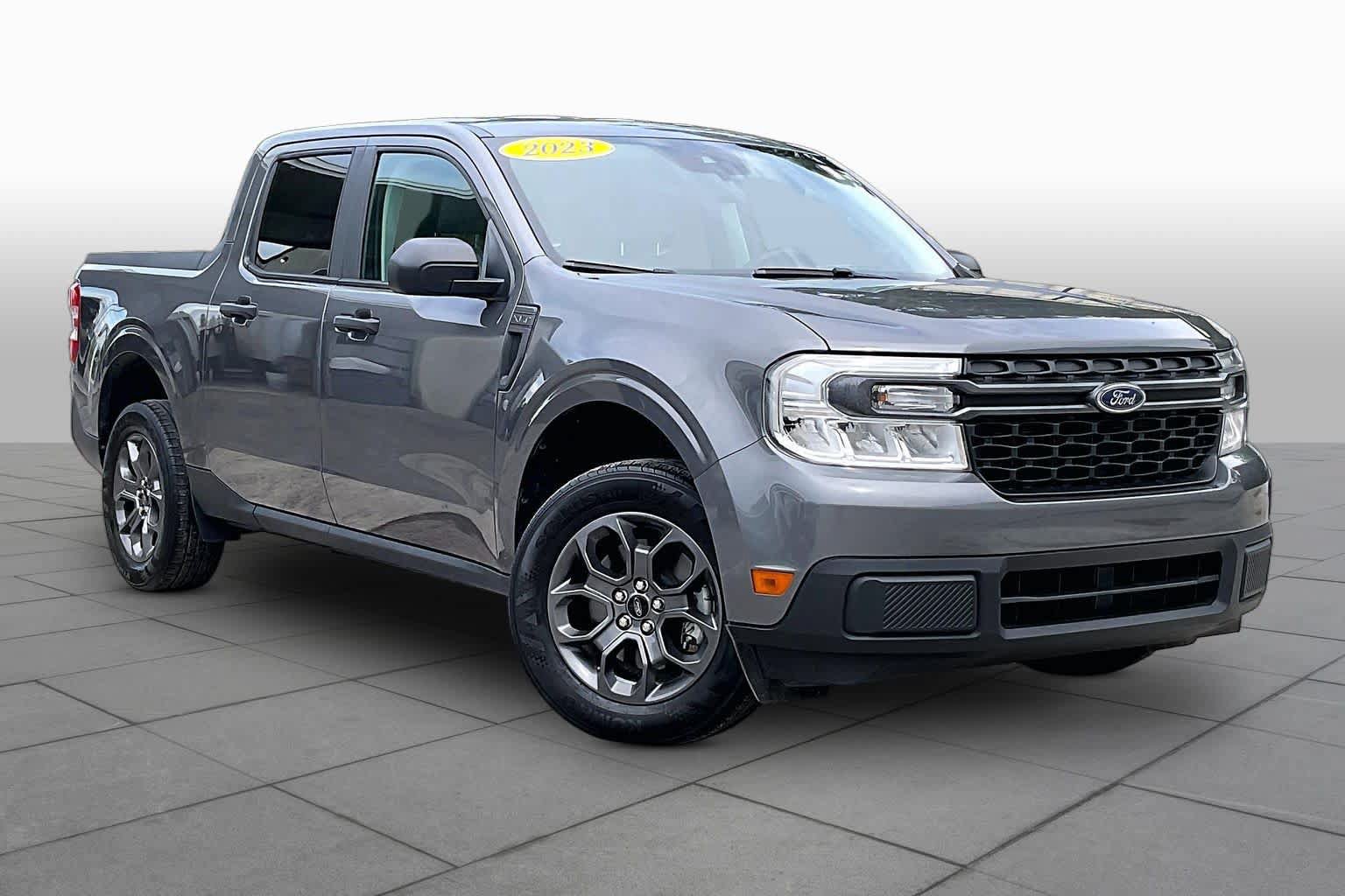 Used 2023 Ford Maverick XLT FWD image 2
