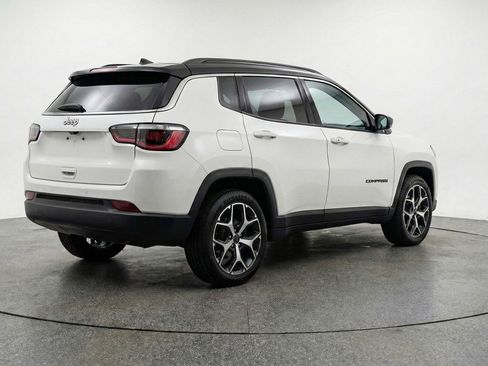 Used 2025 Jeep Compass Limited AWD/4WD image 9