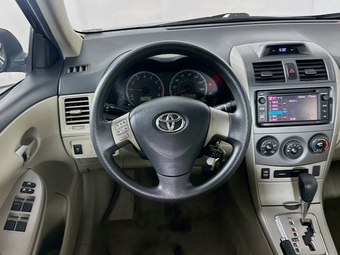 Used 2013 Toyota Corolla LE image 17