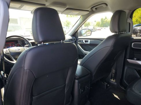 Used 2023 Ford Explorer XLT w/ Equipment Group 202A AWD/4WD image 30