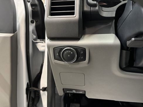 Used 2022 Ford F250 XL w/ Power Equipment Group image 18