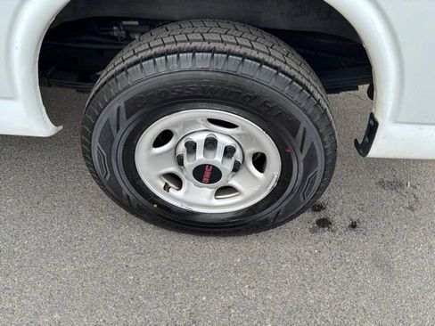 Certified 2022 GMC Savana 2500 w/ Driver Convenience Package image 29