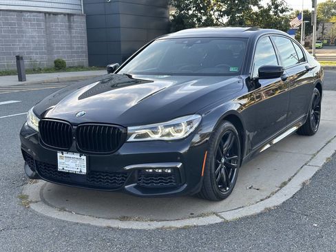 Used 2017 BMW 750i xDrive image 1