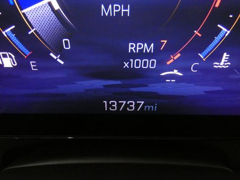 Used 2025 Chevrolet Traverse LT image 19