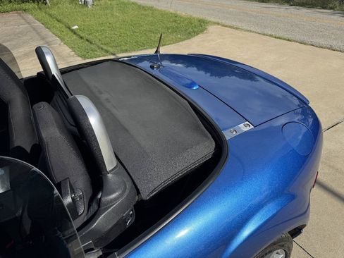 Used 2006 MAZDA MX-5 Miata Sport w/ Appearance Pkg RWD image 18