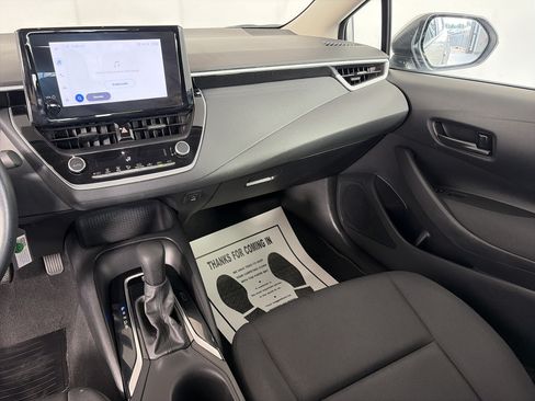 Used 2024 Toyota Corolla LE FWD image 4