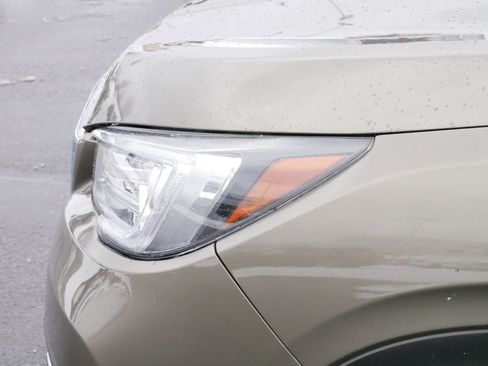 Used 2022 Subaru Ascent Premium w/ Convenience Package image 16