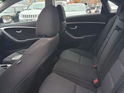 Used 2017 Hyundai Elantra GT image 14