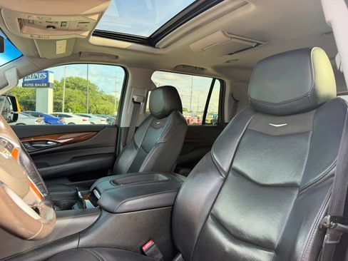 Used 2019 Cadillac Escalade Premium Luxury AWD/4WD image 98