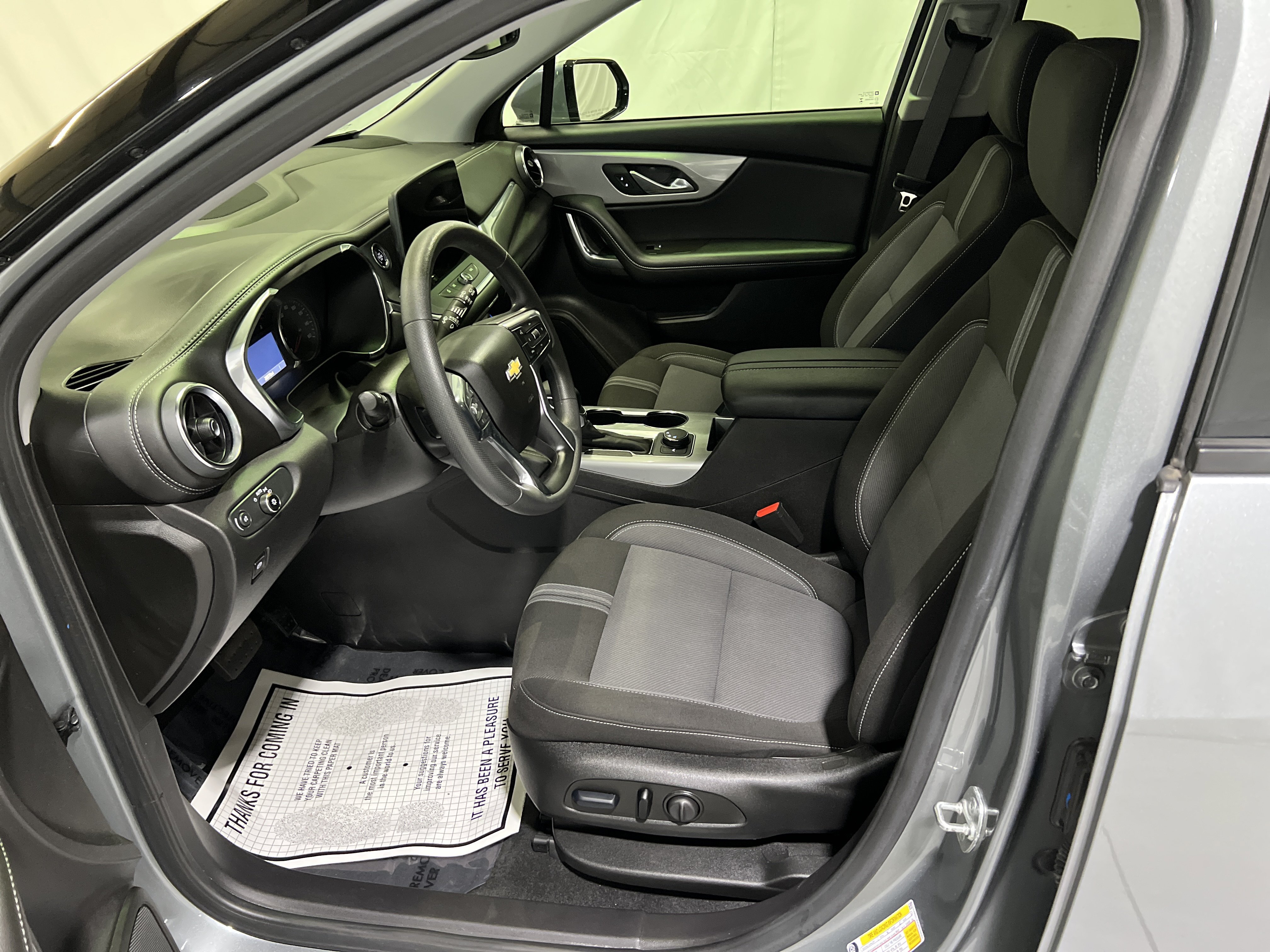 Used 2024 Chevrolet Blazer LT w/ Convenience Package FWD image 17